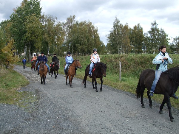 Vcvik jzdy na koni na farm v H. Slavkov II